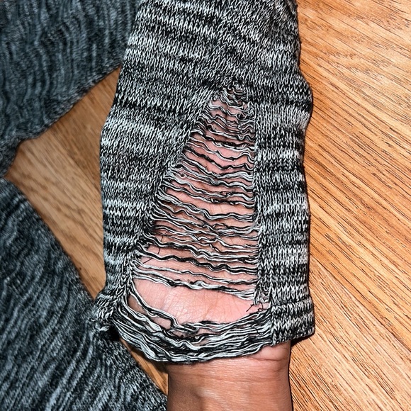 Long Hooded Cardigan - Picture 4 of 7